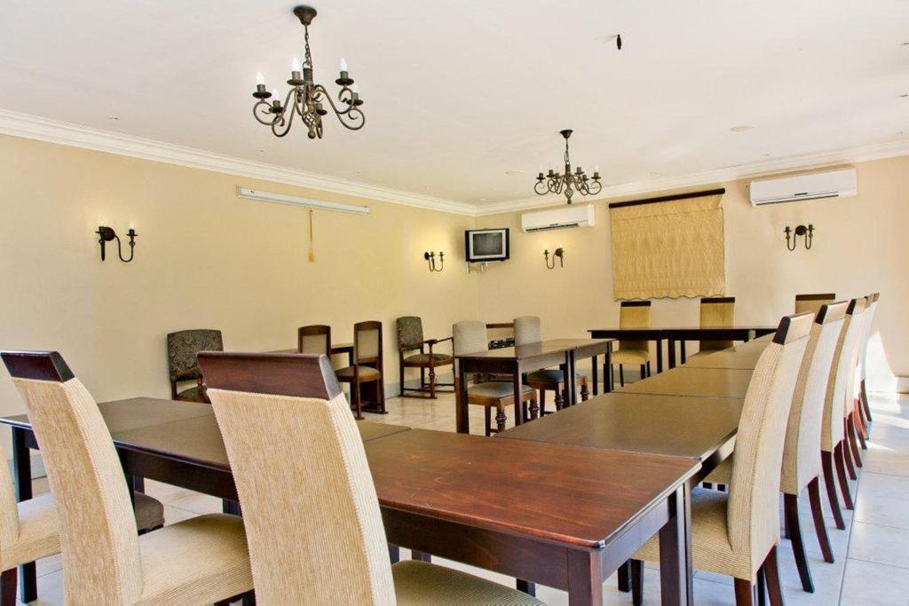 Eagle Wind Manor Otel Hillcrest Dış mekan fotoğraf