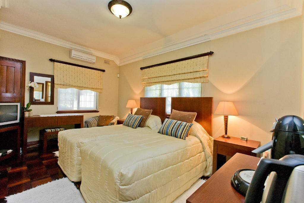 Eagle Wind Manor Otel Hillcrest Dış mekan fotoğraf