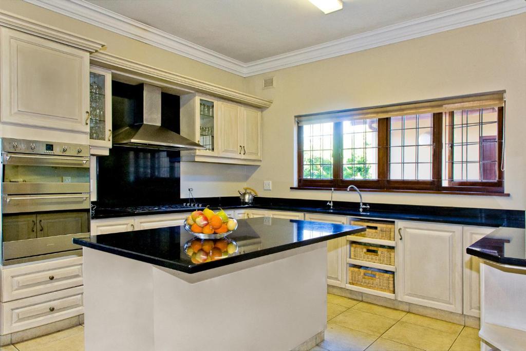 Eagle Wind Manor Otel Hillcrest Dış mekan fotoğraf